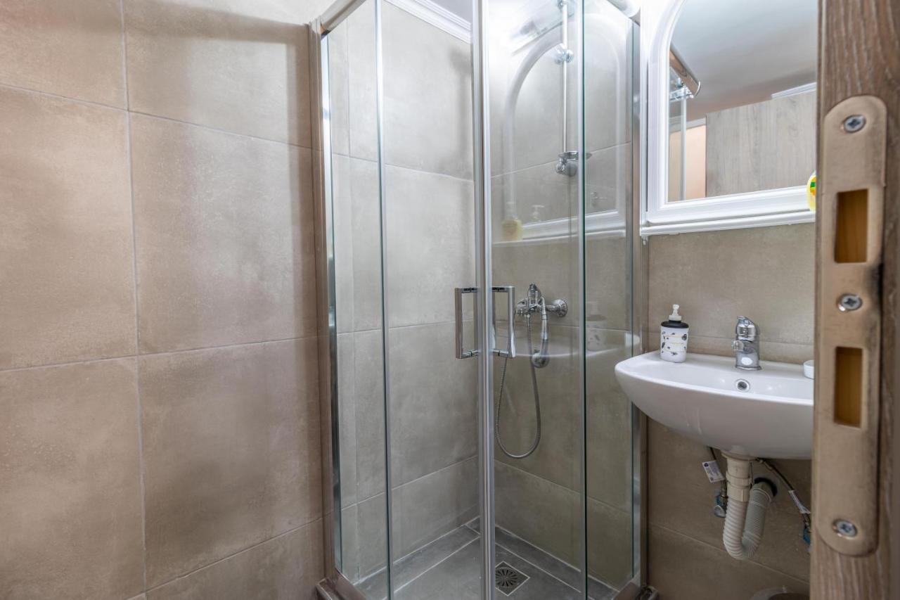Korinthos Downtown Apartment מראה חיצוני תמונה